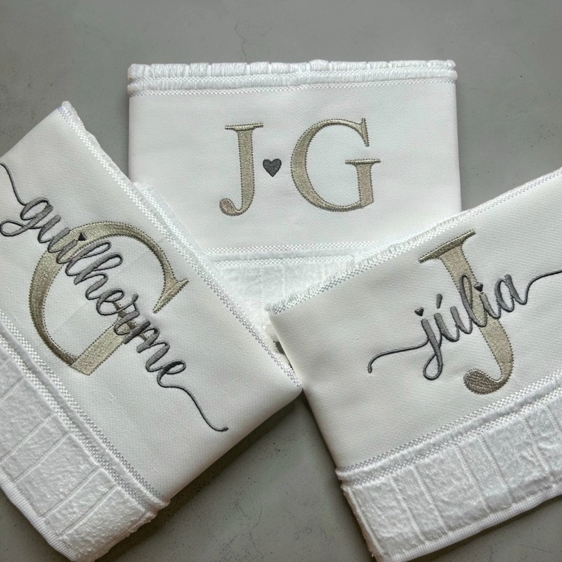 Toalhas Bordadas Personalizadas (kit 2 banho + 1 rosto) com Inicial e Nome Para Presente Casamento