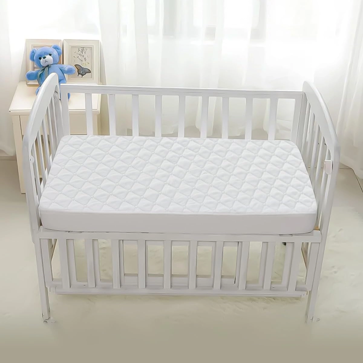 Capa de Colchão Impermeável Matelada para Berço Padrão Americano Anti Xixi Bebe Branco : Casa